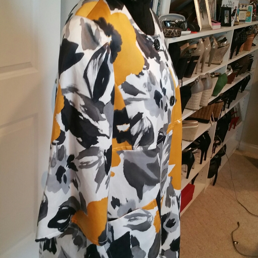 Jones New York 3/4  length Blazer